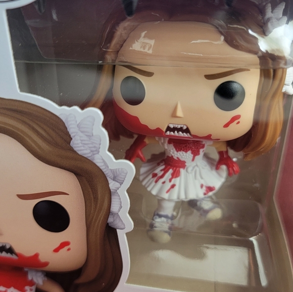 Abigail funko # 1582 (nib) With pop protector - Picture 3 of 7